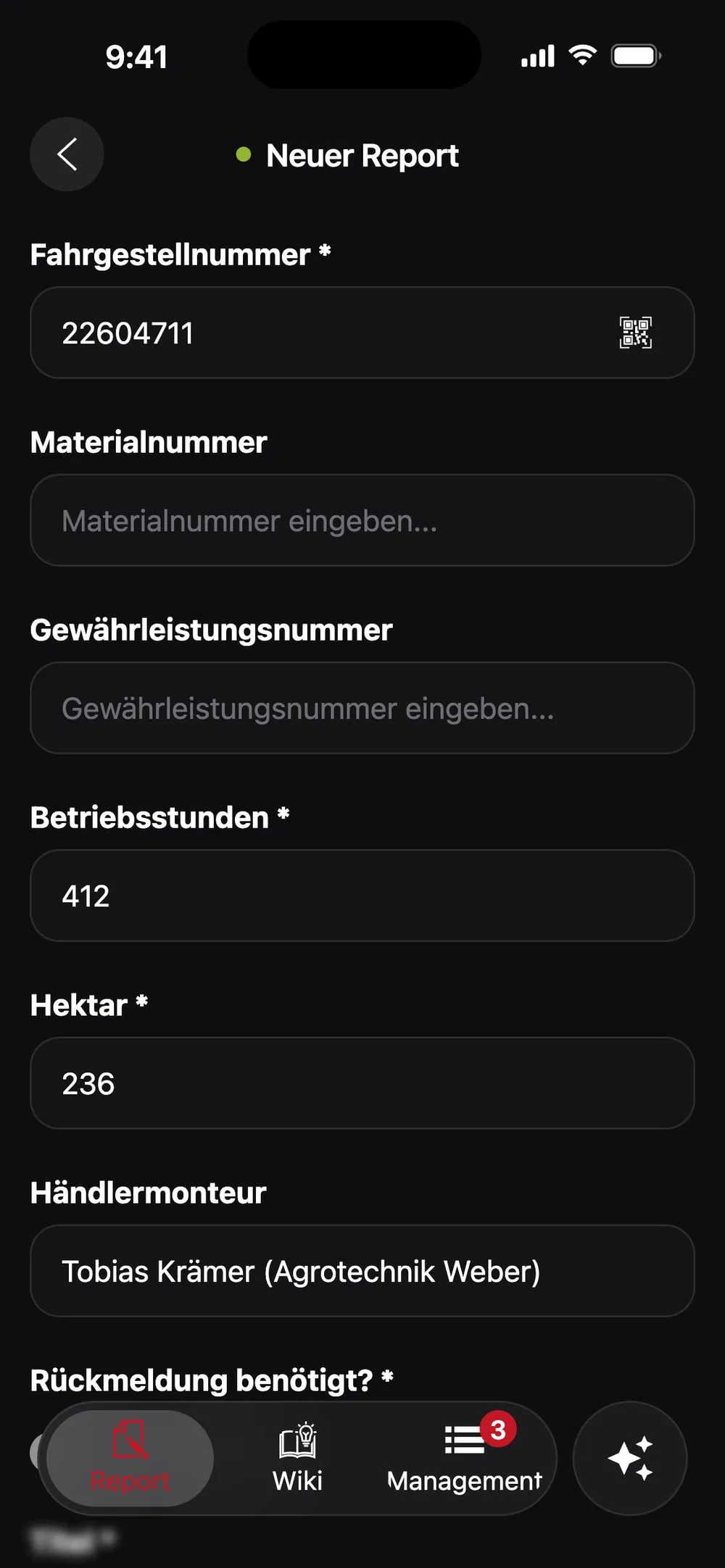 Eine neue Meldung zur Fahrgestellnummer 22604711, eingelesen per QR-Code an der Maschine, mit Betriebsstunden und Hektar